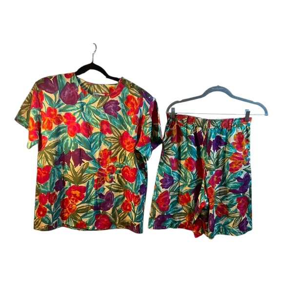 Cristin Stevens Pants - Cristin Stevens Women’s Vintage Multicolor Floral Top and Shorts Set Size M